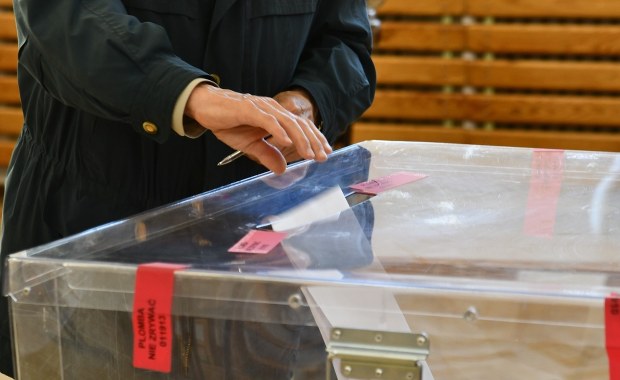 Nowe wybory ze starymi kartami do głosowania? Sasin kreśli możliwe scenariusze