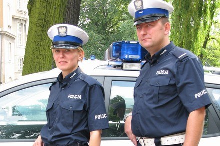 Nowe wzory mundurów /Policja