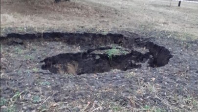 ​Nowe zapadlisko w Trzebini. Ma średnicę 3 metrów i 2 metry głębokości