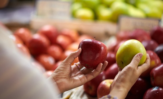 Nowe zasady sprzedaży warzyw i owoców. Ułatwią Ci świadomy wybór