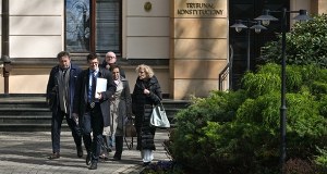 Nowi sędziowie TK nie składają broni. Wystosowali pismo do prezesa