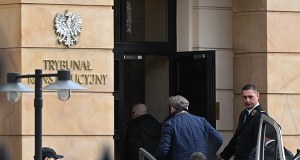 Nowi sędziowie weszli do budynku TK