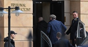 Nowi sędziowie weszli do budynku TK