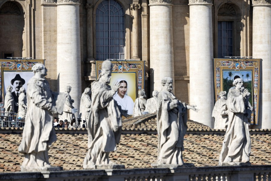 Nowi święci kanonizowani przez papieża Leona XIV /MASSIMO PERCOSSI /PAP/EPA