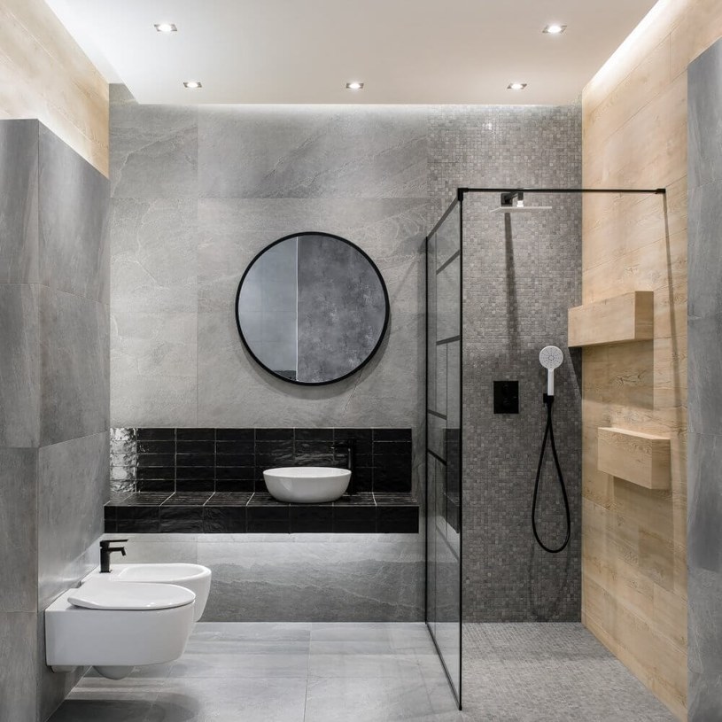 Nowoczesna łazienka z kabiną walk-in. Pojedyncza szyba prysznicowa pozwoli Ci zyskać iluzję większej łazienki i dostarczy Ci komfortu podczas codziennych kąpieli / pixabay.com /.