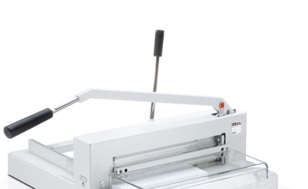 Nowoczesne gilotyny i obcinarki – szybkość, bezpieczeństwo i dokładność cięcia