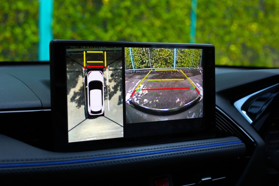 "Szpiedzy na kółkach" pod lupą MON. Jakie dane zbierają nowoczesne samochody?