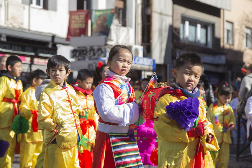 Noworoczna parada chińskiej młodzieży w... Madrycie /123RF/PICSEL