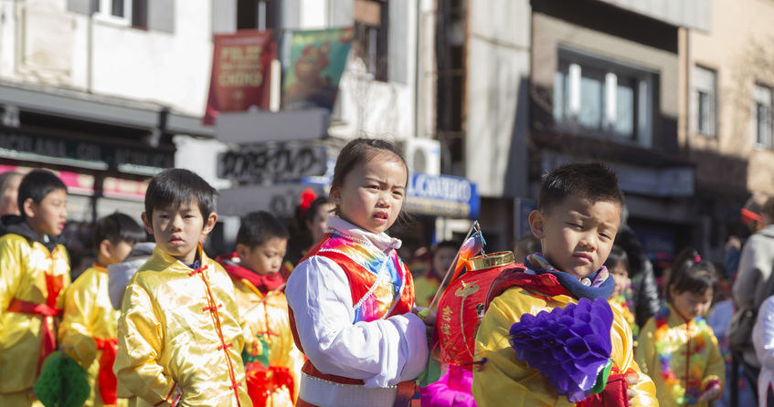 Noworoczna parada chińskiej młodzieży w... Madrycie /123RF/PICSEL