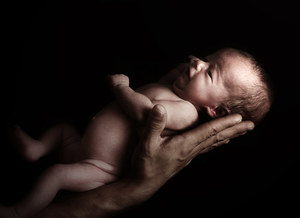 Noworodki mają świadomość własnego ciała