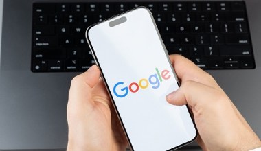 Nowość w Google i YouTube. Tak sprawdzisz, czy reklamę wygenerowała AI