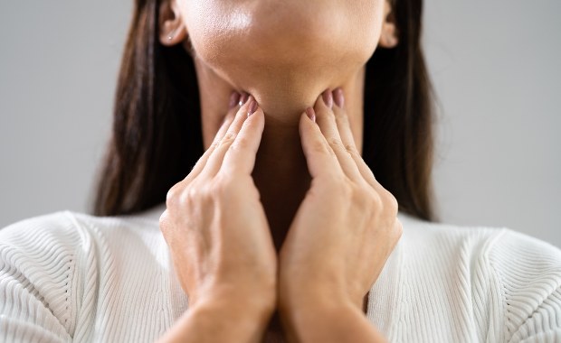 Nowotwory głowy i szyi. Nie przegap niepokojących objawów!