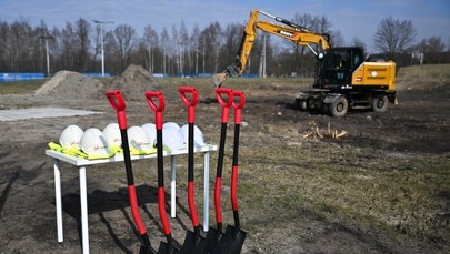 Nowy akademik UJ. Symboliczne wbicie pierwszej łopaty 