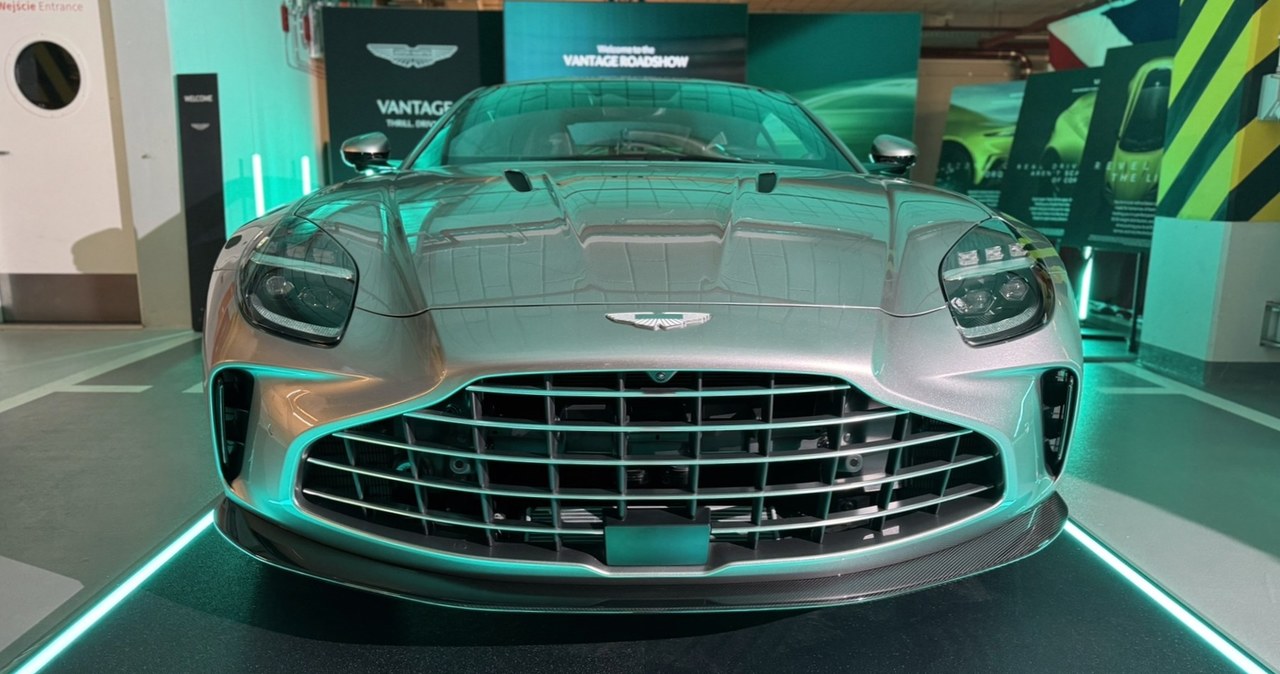 Nowy Aston Martin Vantage zawitał do Polski. Oficjalna premiera samochodu miała miejsce... w garażu podziemnym. Agent Jej Królewskiej Mości nie pojawił się na tym przyjęciu. /Sebastian Kościółek /INTERIA.PL