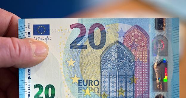 Nowy banknot 20 euro znajdzie się w obiegu 25 listopada br. /EPA