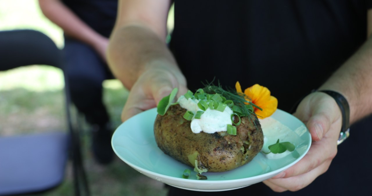 Nowy Borek – to tu serwowany jest ziemniak podawany z chrupiącym boczkiem i aromatem palonego siana