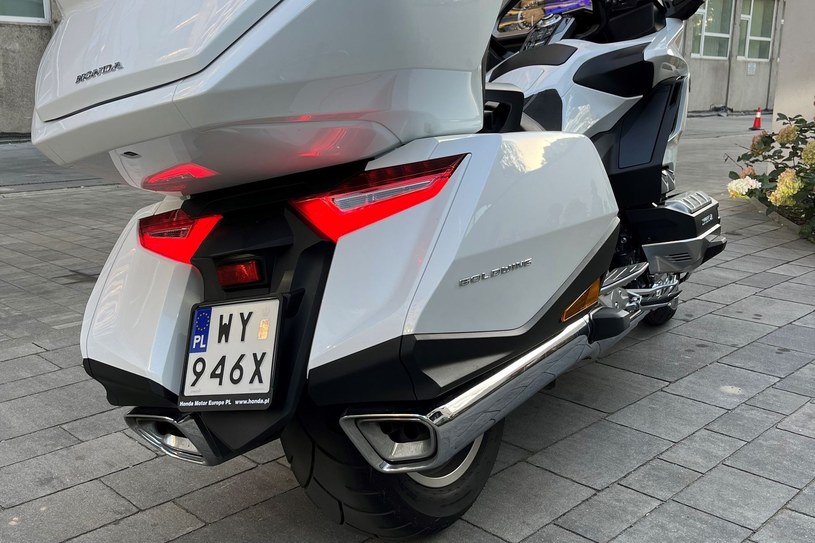 Nowy "Goldas" to motocykl skrojony pod europejskiego nabywcę. Jest wyposażony w kufer centralny oraz dwa kufry boczne. /PB