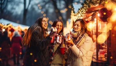 Nowy jarmark bożonarodzeniowy w południowej Polsce. Sięga do lokalnej tradycji