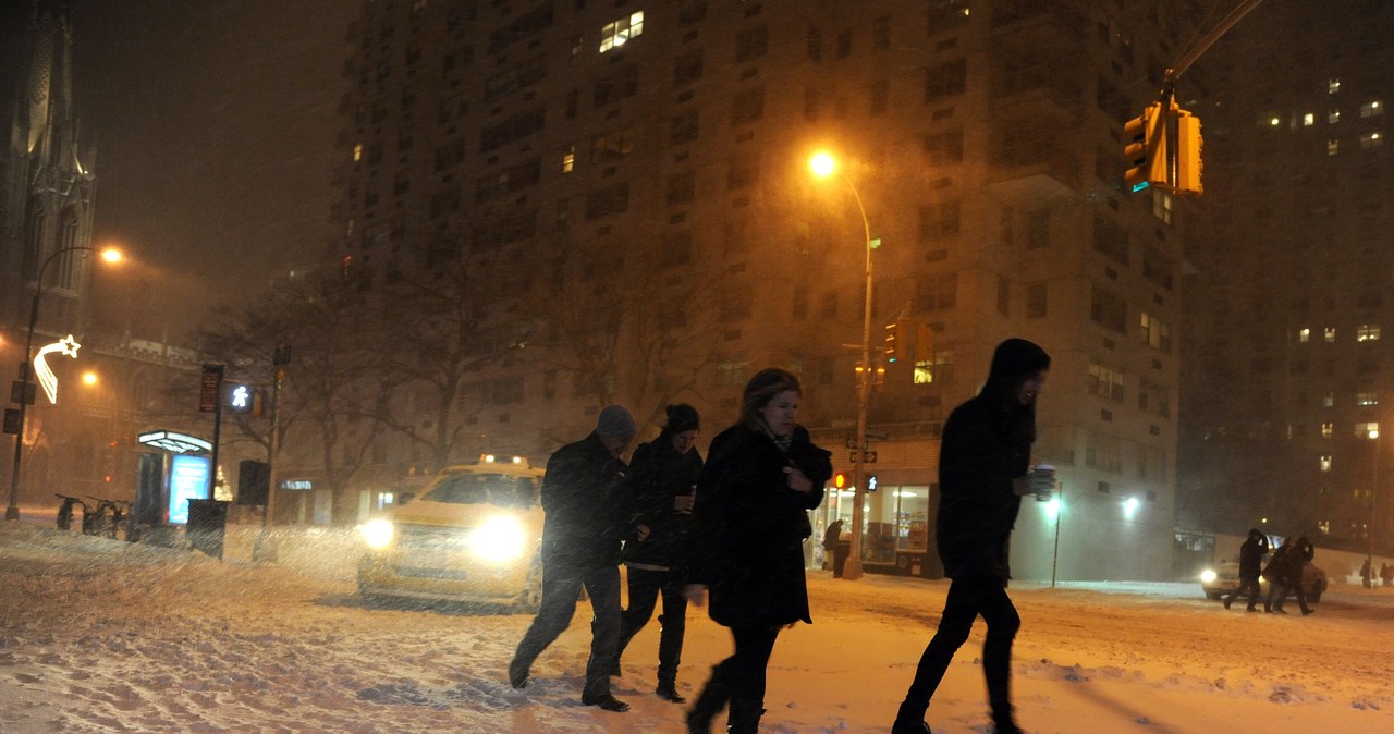 Nowy Jork pod śniegiem, w New Jersey klęska żywiołowa