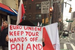 Nowy Jork: Protest Polaków przeciwko atakom na polską demokrację