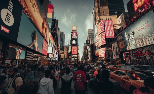 Nowy Jork wraca do życia. "Jest coraz lepiej. Będzie dobrze"