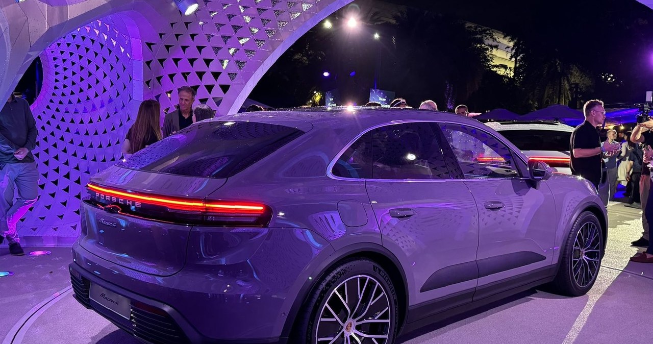 Nowy kolor nadwozia "Provence" prezentuje się świetnie. Porsche Macan oferuje personalizację na wielu poziomach /Sebastian Kościółek /INTERIA.PL