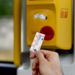 Nowy komunikat w warszawskich autobusach, tramwajach i metrze. "Nie chcemy straszyć"