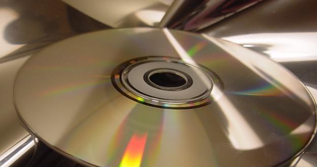Nowy  laser ultrafioletowy pozwoli zwiększyć pojemność płyt DVD /stock.xchng