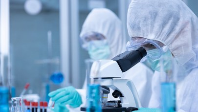 Nowy lek na ciężką postać Covid-19. Badanie: Zmniejsza śmiertelność pacjentów o 70 proc.