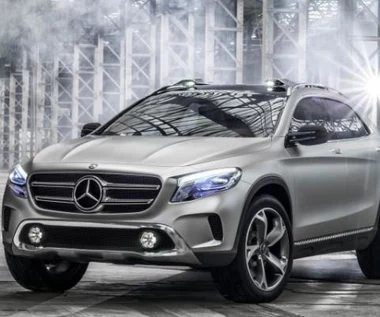 Nowy Mercedes. Potrafi wyświetlać filmy przed autem!