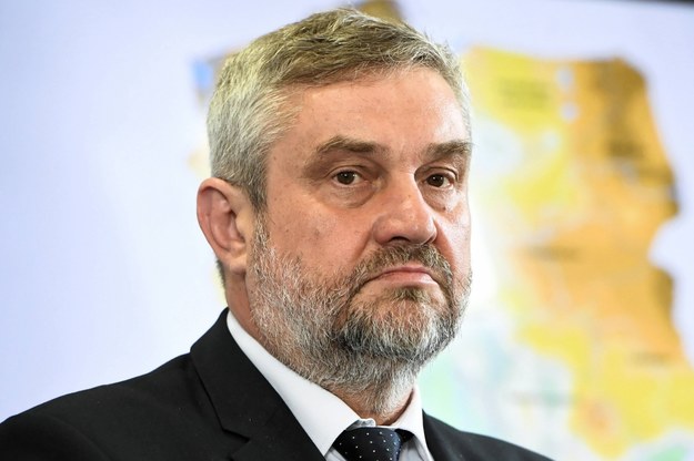 Nowy minister porządkuje sprawy w swoim resorcie /Radek Pietruszka /PAP