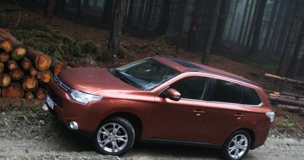 Nowy mitsubishi outlander /INTERIA.PL