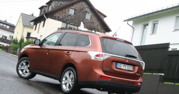 Nowy mitsubishi outlander /INTERIA.PL