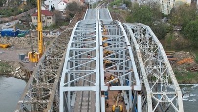 Nowy most kolejowy w Przemyślu. Pociągi pojadą jednym torem  