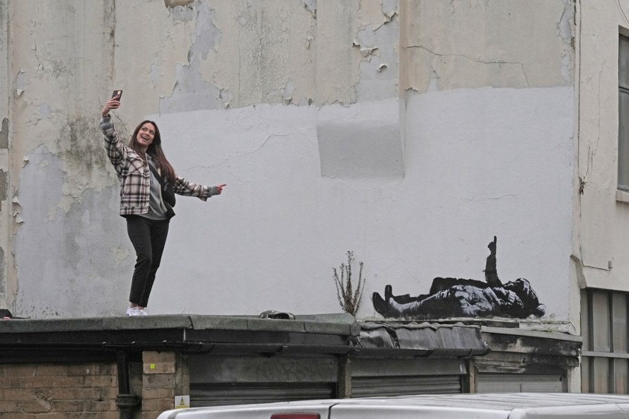 Nowy mural Banksy'ego w Londynie, grudzień 2025 /Stefan Rousseau/Press Association/East News /East News