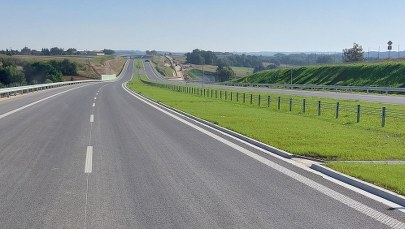 Nowy odcinek S7. Kierowcy gubią się i wjeżdżają do lasu