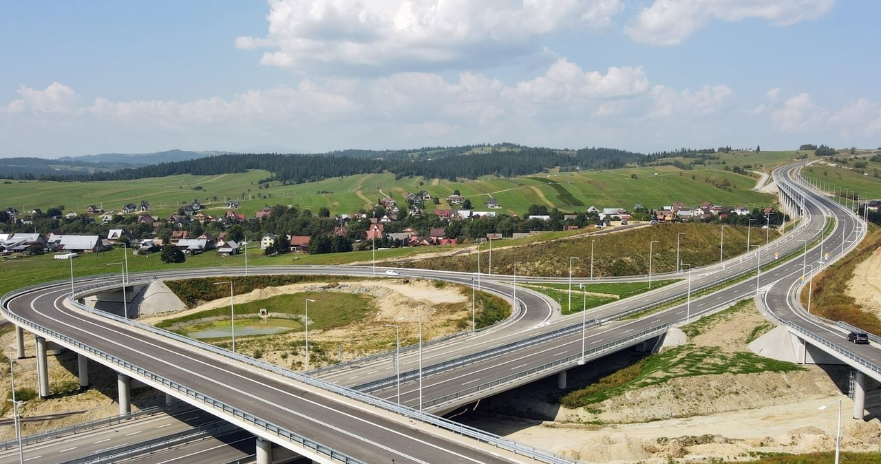 Nowy odcinek zakopianki do Nowego Targu spowodował korki w samym mieście /Grzegorz Momot /PAP