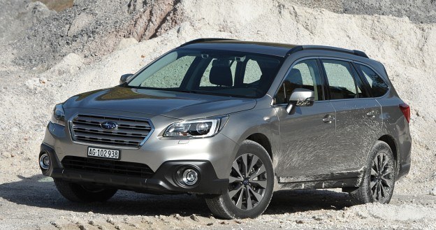 Nowy Outback ma bardziej dynamiczne proporcje od poprzednika, a detale jego stylizacji nawiązują do prototypowych Subaru. Opór powietrza zmniejszono o 3 proc. /Subaru