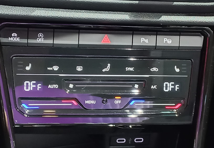 Nowy panel klimatyzacji w poliftingowym Volkswagenie T-Rocu /INTERIA.PL