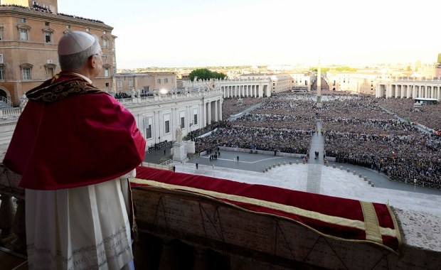 Nowy papież przyjął imię Leona XIV. 150 tys. wiernych na placu Świętego Piotra [ZAPIS RELACJI]