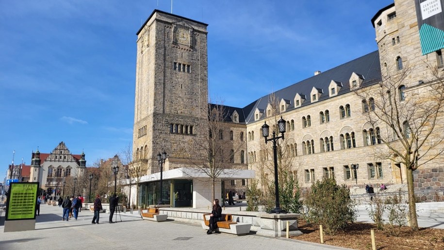 Nowy pawilon przed poznańskim zamkiem /Beniamin Piłat /RMF24