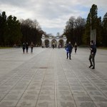 Nowy podział placu Piłsudskiego. MSWiA wydało kolejną decyzję o "terenie zamkniętym"