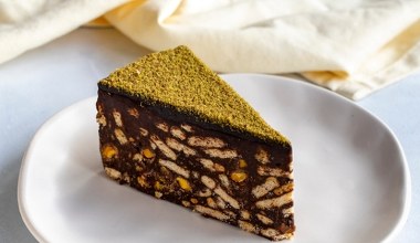 Nowy pomysł na dobrze znany deser. Blok czekoladowy z pistacjami zrobię na Boże Narodzenie