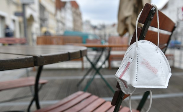 Nowy rekord zakażeń. Rząd wprowadzi obostrzenia?