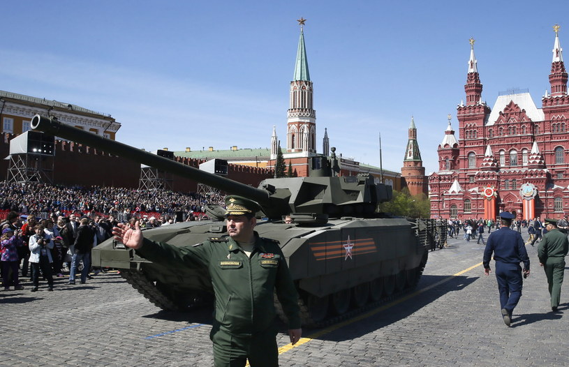 Nowy rosyjski czołg T-14 Armata /PAP/EPA