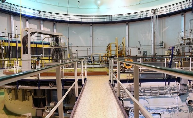 Nowy rozdział dla polskiej energetyki jądrowej. Reaktor MARIA z bezterminowym zezwoleniem