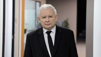 Nowy rząd z Kaczyńskim, budżet z deficytem i walka z antymaseczkowcami