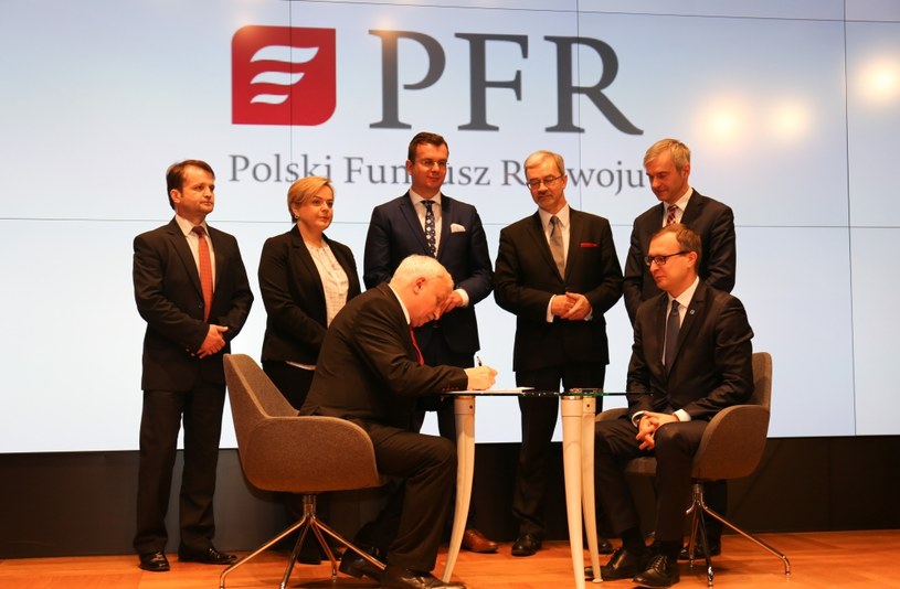 Nowy Sącz i Limanowa podpisały z Polskim Funduszem Rozwoju pierwsze dwie umowy inwestycyjne/ Źródło: PFR /&nbsp