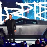 Nowy samochód firmy Tesla wygląda na wyjęty z epoki PlayStation 1