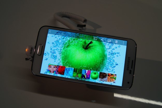 Nowy Samsung Galaxy S5 ma ekran Super AMOLED /INTERIA.PL